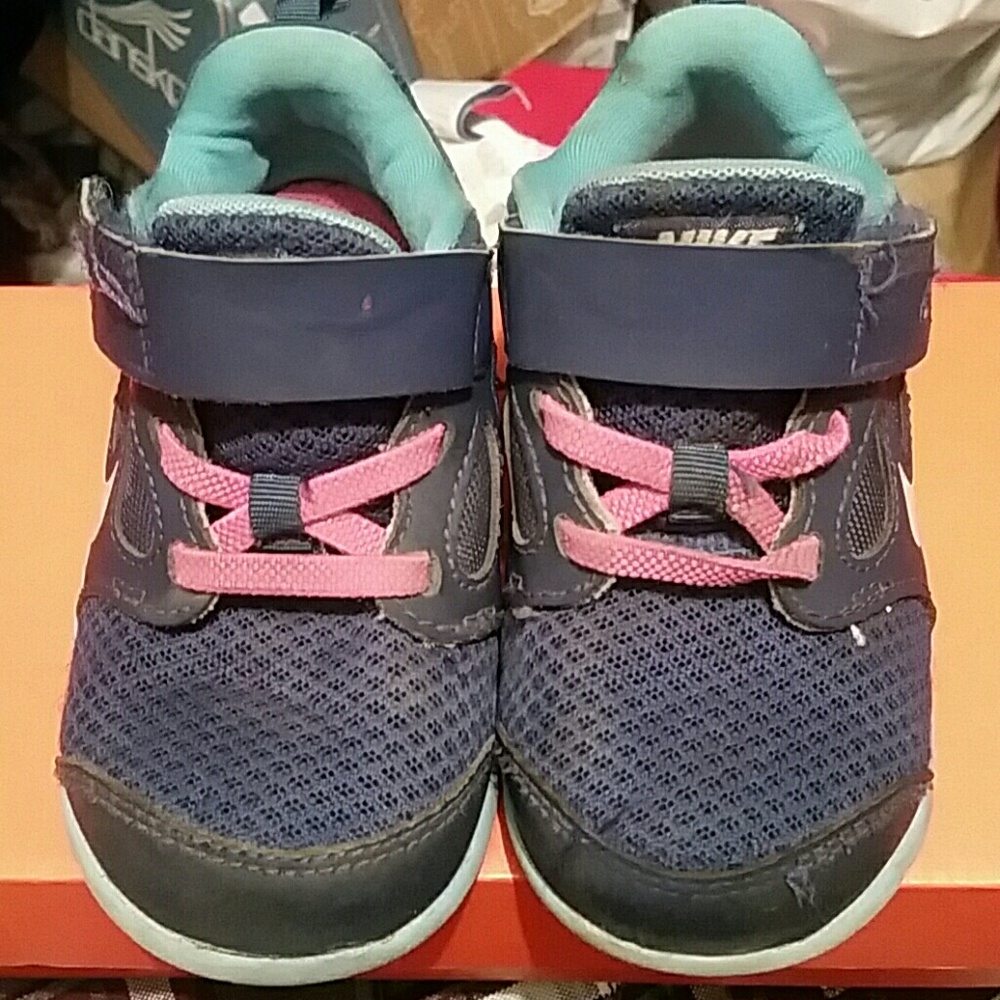 8c Nike💗shoes - Picture 2 of 5